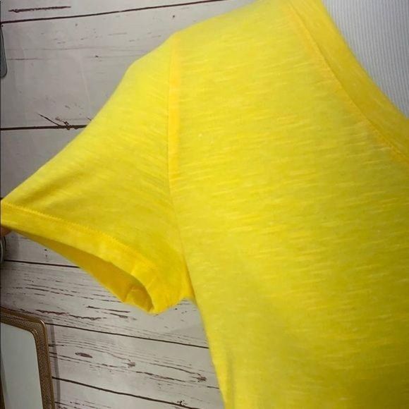 Bobbie Brooks‎ Women's Yellow V-Neck Plain Short Sleeve Tee Shirt Size Medium M - Picture 4 of 7